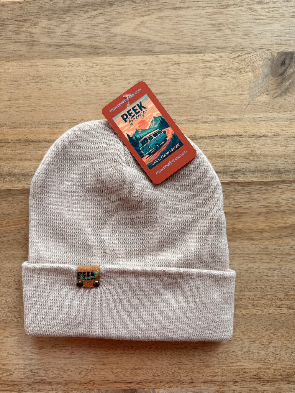 Tuque Peek Breeze – Minimaliste, Logo Discret & Style Unisexe