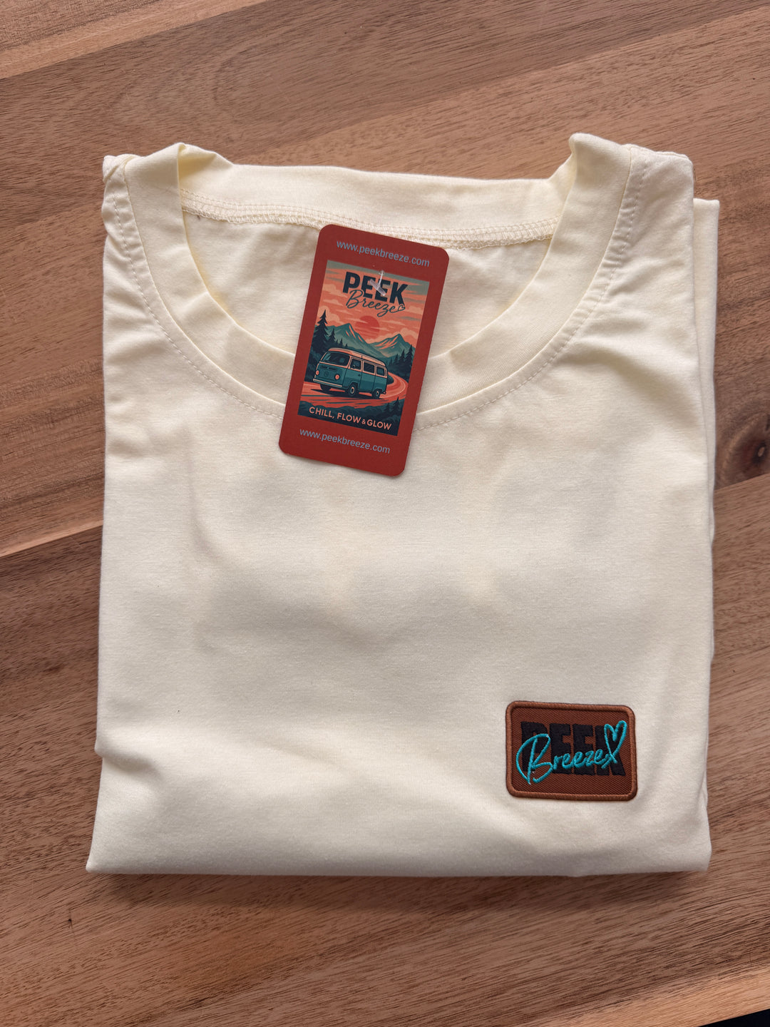 T-shirt Long Peek Breeze – Confort, douceur &amp; vibes plage, logo tissus