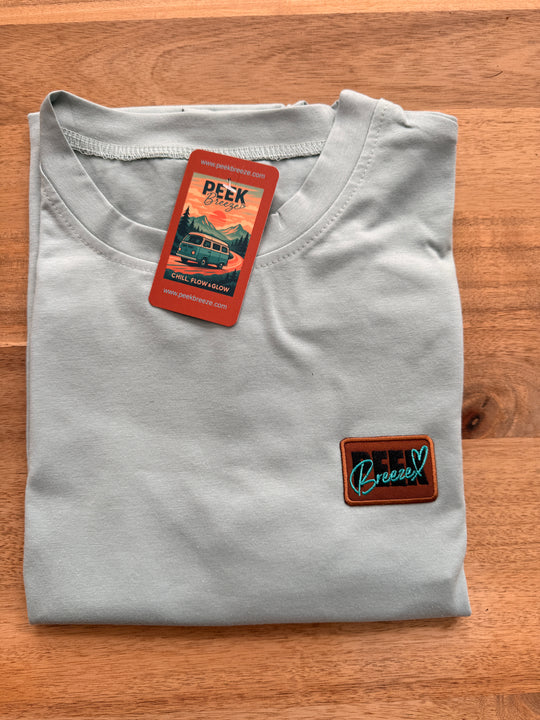 T-shirt Long Peek Breeze – Confort, douceur &amp; vibes plage, logo tissus