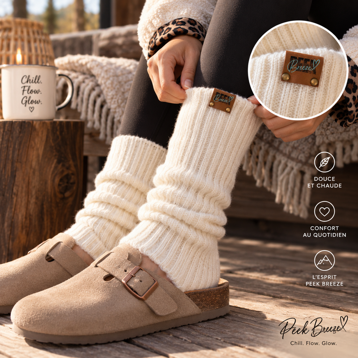 Jambières Cozy ivoire Peek Breeze portées avec legging noir et sabots beige dans une ambiance chalet